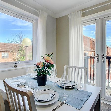 2 Minutes From Mk Central By Car- 2 Bed Apartment - 2 Free Parking Spaces- Hosted By Stayinmk Milton Keynes Buitenkant foto